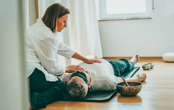 Séance de relaxation holistique pour soulager le stress et la douleur chronique chez les personnes atteintes de fibromyalgie