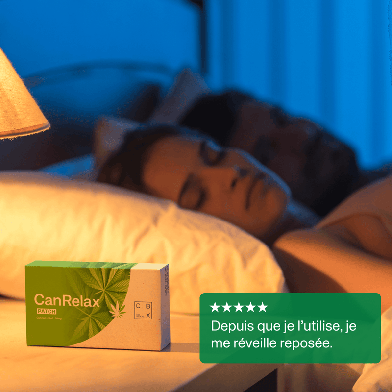 Scène de nuit – Utilisatrice dormant paisiblement avec CanRelax Patch au chevet